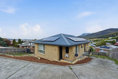 /international/au/9-lesdelle-street-claremont-tas-151395124/