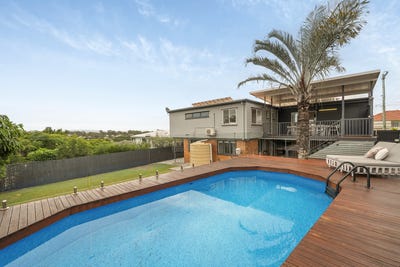 /international/au/26-banoon-drive-wynnum-qld-151505492/