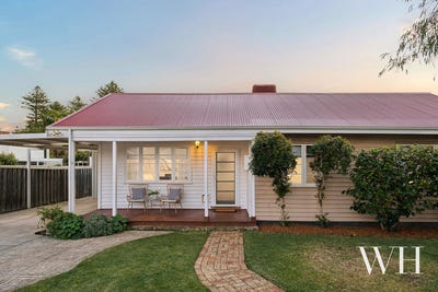 /international/au/17-cadd-street-beaconsfield-wa-151569608/