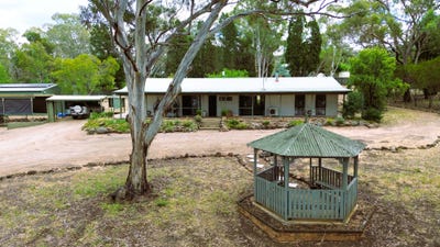 /international/au/100-booyamurra-street-coolah-nsw-152686000/