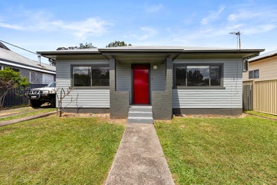 /international/au/16-railway-street-taree-nsw-152646452/