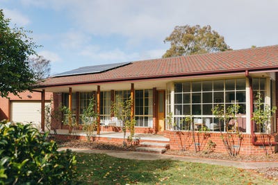 /international/au/23-mceachern-crescent-melba-act-151402292/