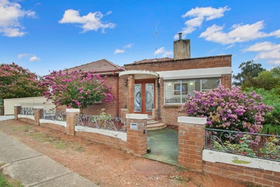 /international/au/281-comur-street-yass-nsw-150709528/