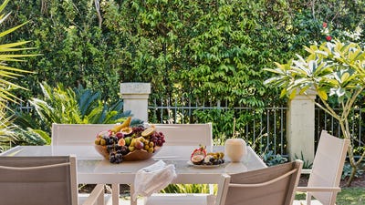 /international/au/1-44-beachside-way-yamba-nsw-151567056/