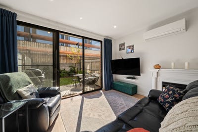 /international/au/105-2-woodberry-avenue-coombs-act-150938304/