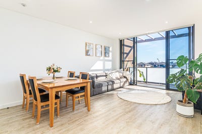 /international/au/215-3-sundown-road-north-kellyville-nsw-148480820/