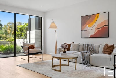 /international/au/18-sheoak-crescent-doncaster-east-vic-150956400/