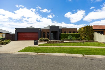 /international/au/6-barraclough-way-mildura-vic-152646480/