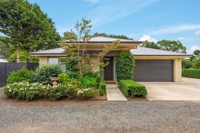/international/au/8a-flack-street-ballan-vic-152633008/