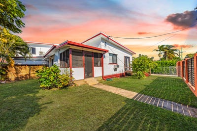 /international/au/65-golf-links-road-bowen-qld-151281992/