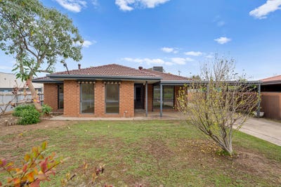 /international/au/102-clarke-street-benalla-vic-151410700/