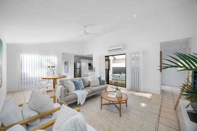 /international/au/12-martinique-court-kawana-island-qld-151364248/
