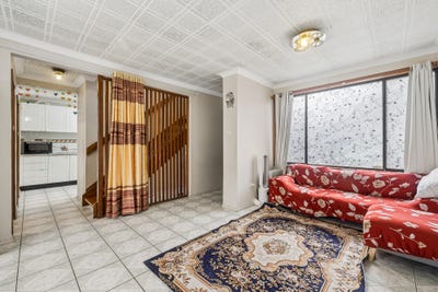 /international/au/3-77-pringle-avenue-bankstown-nsw-152079148/