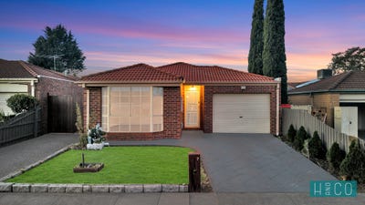 /international/au/7-mensa-court-roxburgh-park-vic-151015192/