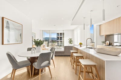 /international/au/802-26-young-street-wollongong-nsw-148484132/