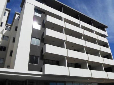 /international/au/137-3-17-queen-street-campbelltown-nsw-148653636/