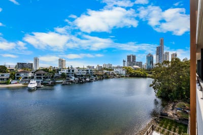 /international/au/30-18-remembrance-drive-surfers-paradise-qld-148293220/