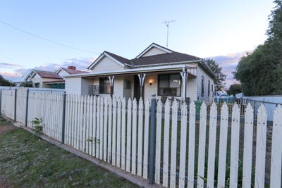 /international/au/114-operator-street-west-wyalong-nsw-148455652/