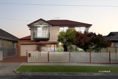 /international/au/17-albert-street-sunshine-north-vic-151340928/
