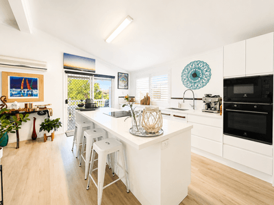 /international/au/72-mark-road-west-caloundra-qld-151214676/