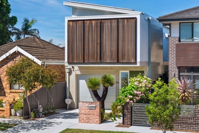 /international/au/23-universal-street-eastlakes-nsw-152518996/