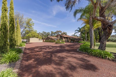 /international/au/4805-murray-valley-highway-castle-donnington-vic-700424980/