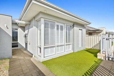 /international/au/35-winderie-road-golden-bay-wa-148489316/