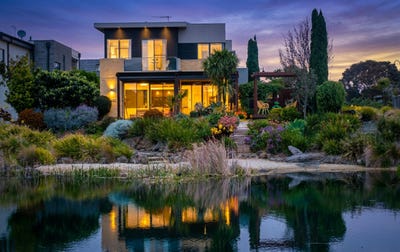 /international/au/10-portland-place-waterways-vic-152359956/