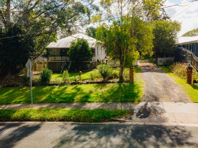 /international/au/24-charlotte-street-blackstone-qld-151449028/