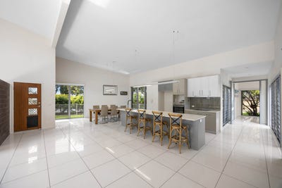 /international/au/27-the-promenade-pelican-waters-qld-148299560/