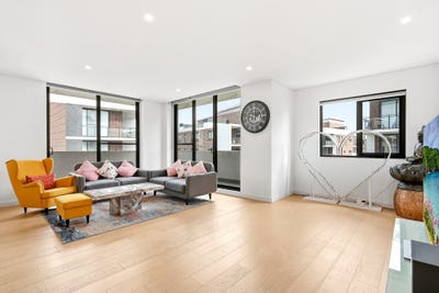/international/au/242-2-gerbera-place-kellyville-nsw-152573744/