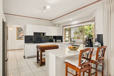 /international/au/6-wanda-court-albany-creek-qld-152114080/