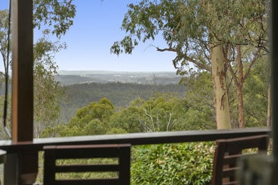 /international/au/40-king-parrot-court-clagiraba-qld-152686144/