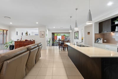 /international/au/18-faraday-crescent-pacific-pines-qld-148600920/?lang=zh-cn