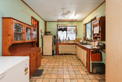 /international/au/8-10-thompson-st-normanton-qld-148154160/?lang=en