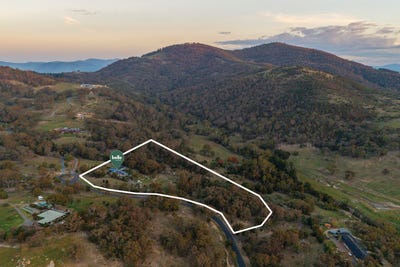/international/au/62-boulder-place-googong-nsw-700406516/