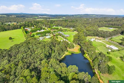 /international/au/8-kelly-court-kinglake-west-vic-151064956/
