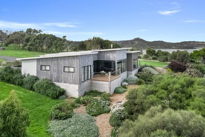/international/au/75-lowery-road-crossley-vic-151042568/