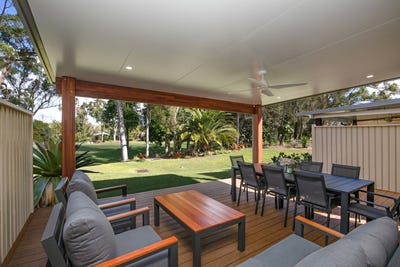 /international/au/8126-magnolia-gardens-court-hope-island-qld-151177068/