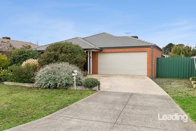 /international/au/15-melaleuca-boulevard-romsey-vic-151398392/