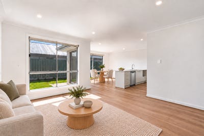 /international/au/9-cairns-street-evanston-gardens-sa-152371408/
