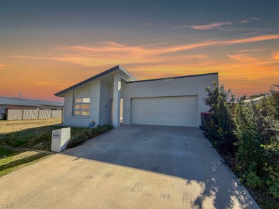 /international/au/24-ellem-drive-chinchilla-qld-148496136/