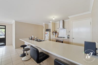 /international/au/24-chaytor-view-west-busselton-wa-148422952/