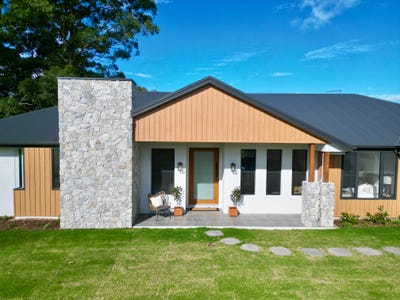 /international/au/50a-tallowwood-street-maleny-qld-150339096/