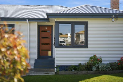 /international/au/19-davidson-street-george-town-tas-150996796/