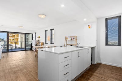 /international/au/27-11-signal-terrace-cockburn-central-wa-151315676/