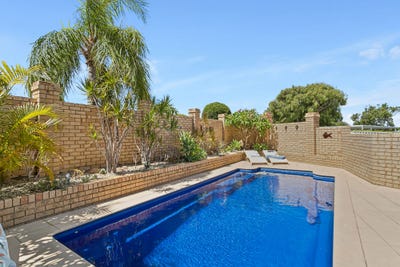 /international/au/5-banff-court-duncraig-wa-151231680/