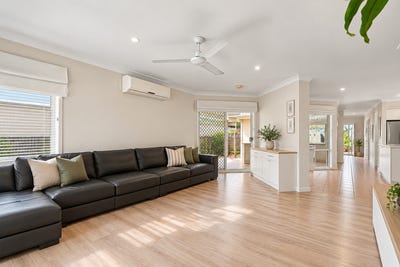 /international/au/18-sirett-street-runcorn-qld-152328844/