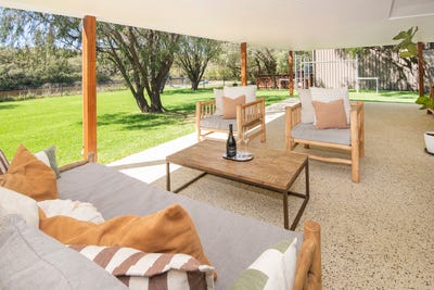 /international/au/1158-caves-road-quindalup-wa-152400860/