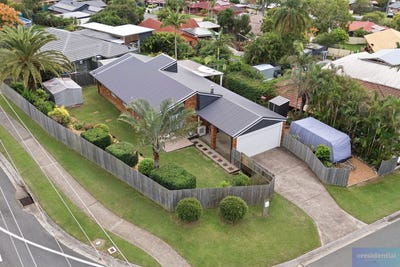 /international/au/2-black-diamond-crescent-edens-landing-qld-151123460/